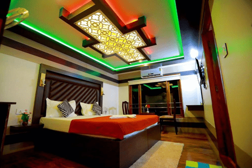 Overnight Stay in Alleppey Budget Boat