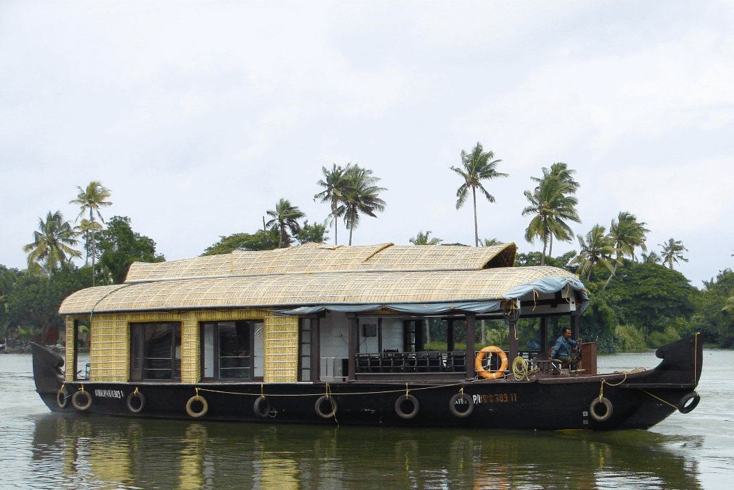 Alleppey Overnight Stay on a Premium Boat 