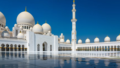 Make a stop at Sheikh Zayed Grand Mosque